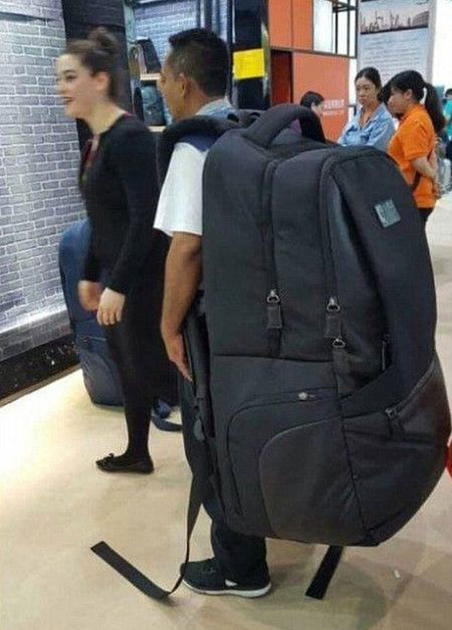 Bawaan Para Traveler Yang Bikin Geleng-Geleng